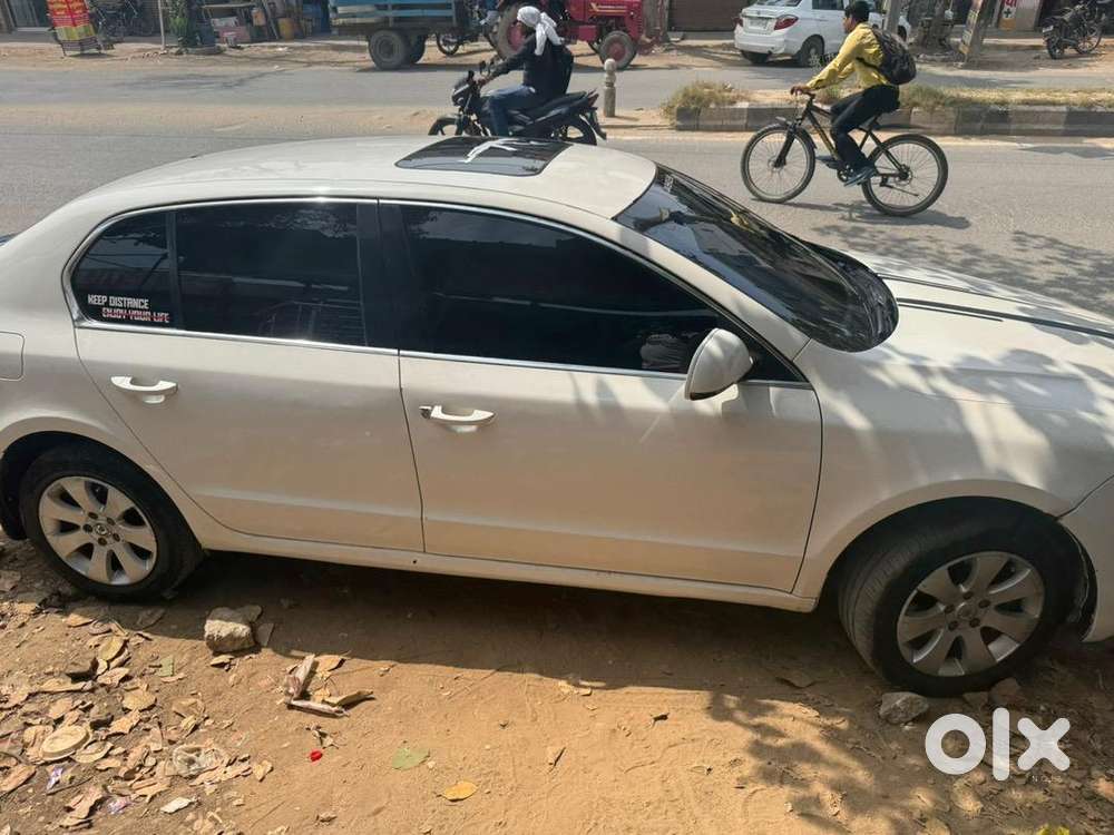 Skoda Superb 2013 Petrol 70000 Km Driven