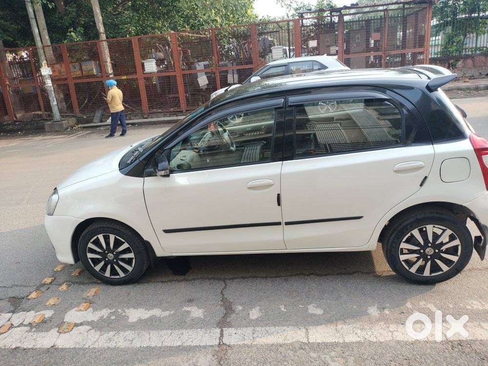 Toyota Etios Liva 1.2 Vx Dual Tone, 2018, Petrol