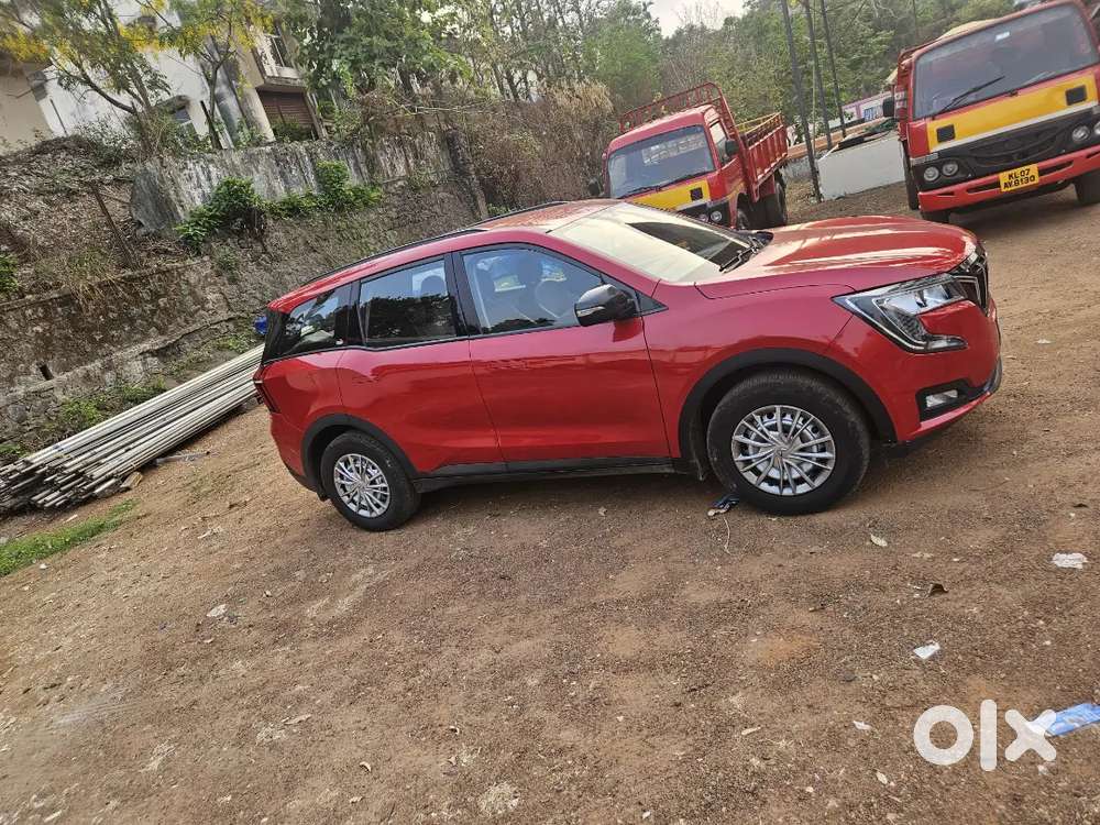 2022 Mahindra Xuv700 5seater