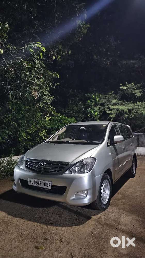 Toyota Innova 2005 Diesel 325000 Km Driven