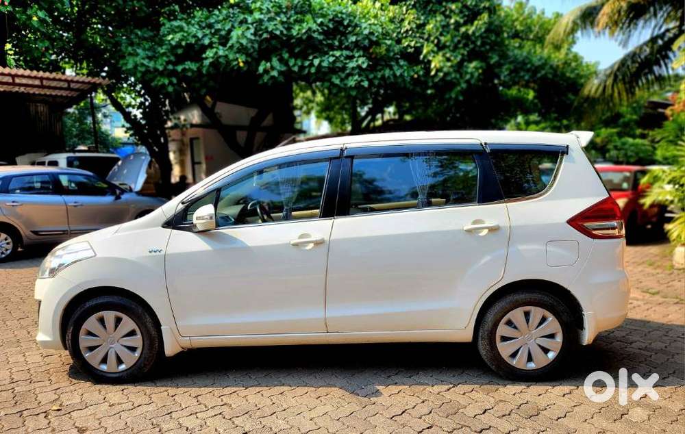 Maruti Suzuki Ertiga 1.4 Vxi Cng Anniversary Edition, 2016, Cng & Hy..