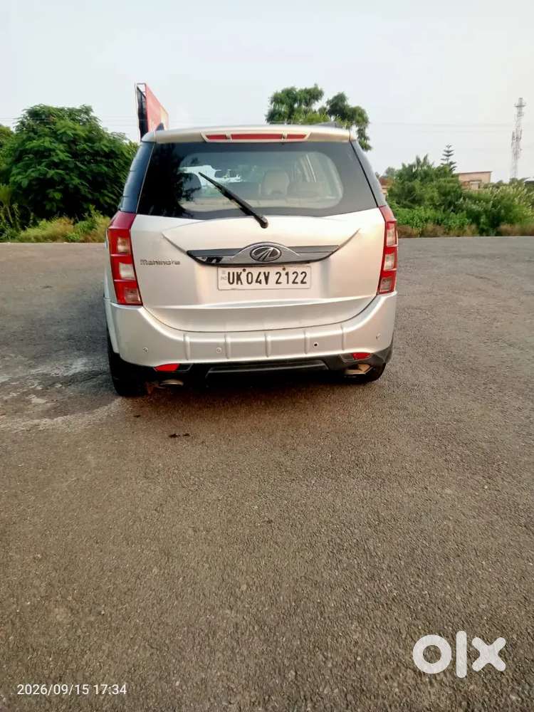Mahindra Xuv500 W10 2016
