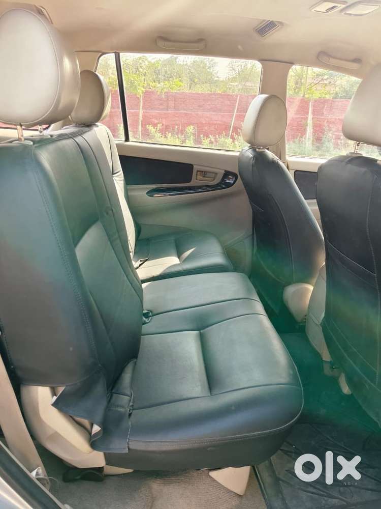 Toyota Innova 2.5 G (diesel) 8 Seater, 2013, Diesel