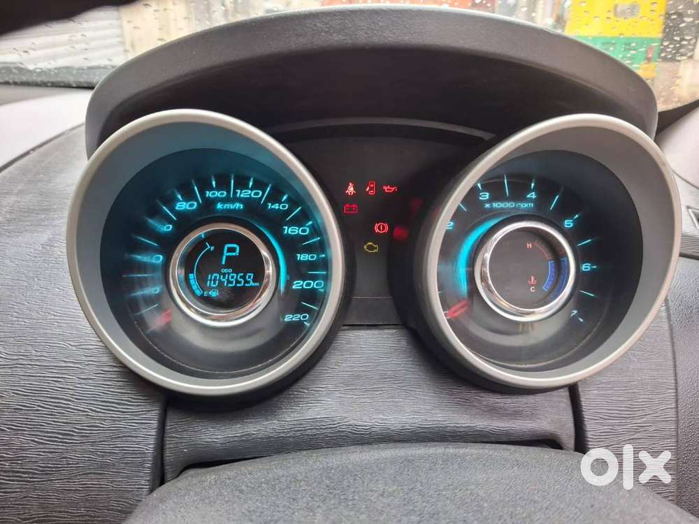 Mahindra Xuv500 2106 Diesel 105000 Km Driven
