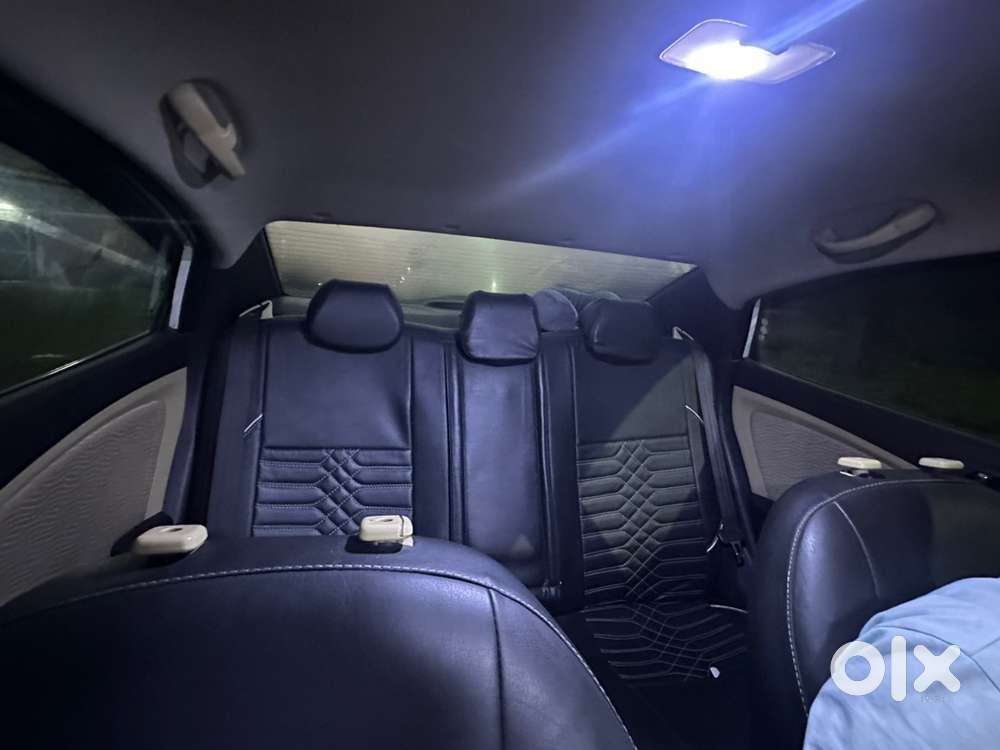 Hyundai Fluidic Verna 2012