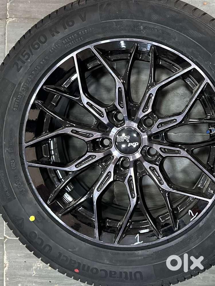 Hyundai Venue Petrol 2024