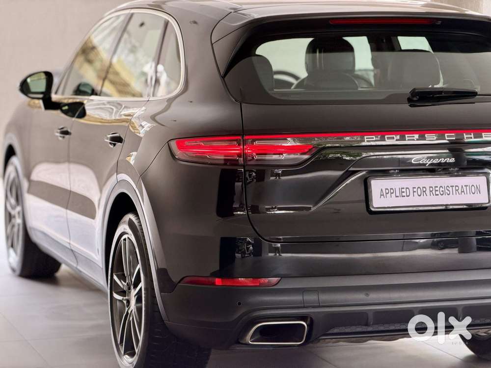 Porsche Cayenne Base, 2023, Petrol