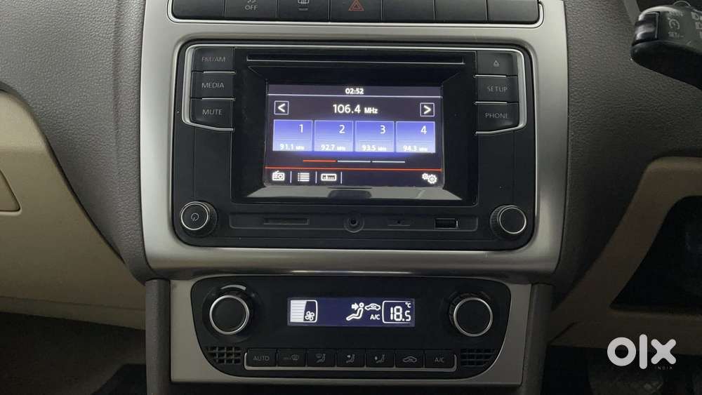 Volkswagen Vento 1.2 Tsi Highline At, 2016, Petrol