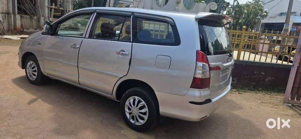 Toyota Innova 2.5 G (diesel) 8 Seater Bs Iv, 2011, Diesel