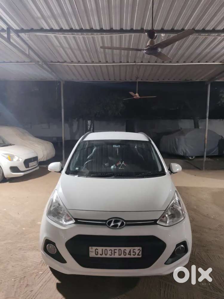 Hyundai Grand I10 Prime 2015 Diesel 80000 Km Driven , Push Button