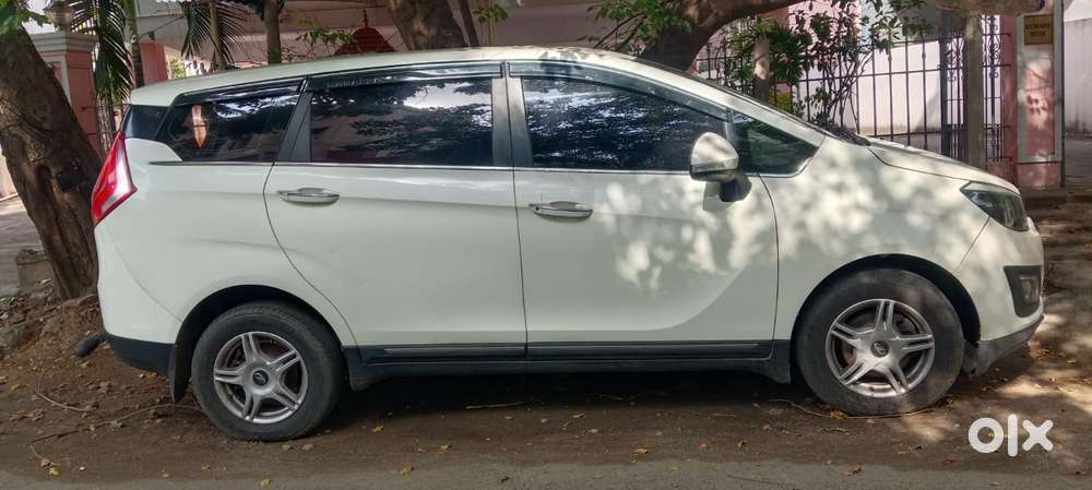 Mahindra Marazzo M6, 2019, Diesel