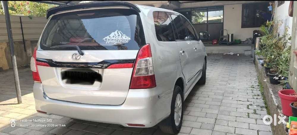 Toyota Innova 2015 Diesel 120000 Km Driven
