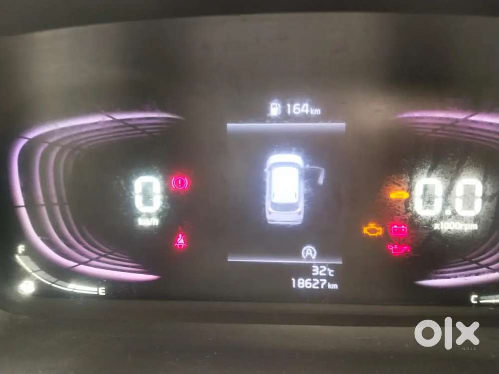 Kia Carens 2023 Petrol 7-seater