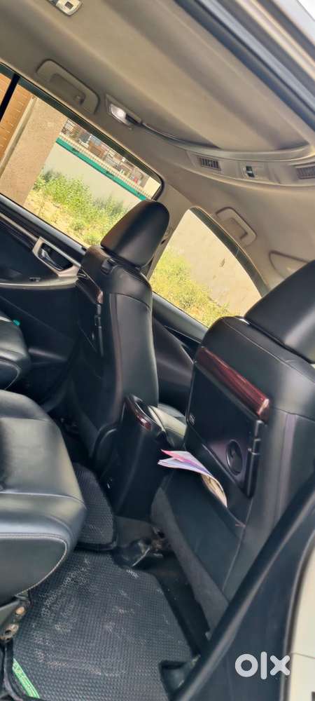 Toyota Innova Crysta 2.4 Zx Mt, 2017, Diesel