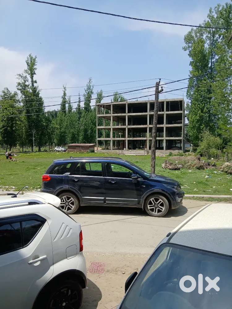 Luxury 7 Seater Suv, Featuristic,