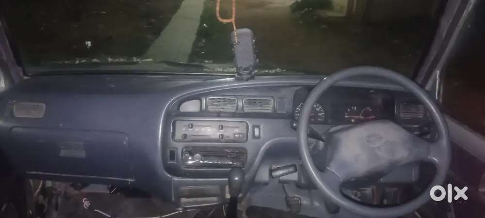 Toyota Qualis 2004 Diesel 255000 Km Driven