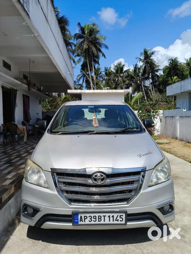 Toyota Innova 2012 Diesel 290000 Km Driven