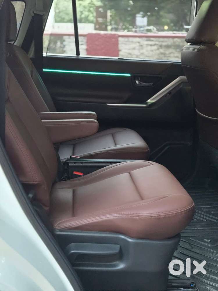 Toyota Innova Hycross 2.0 Vx (o) Hybrid 7 Str, 2024, Petrol