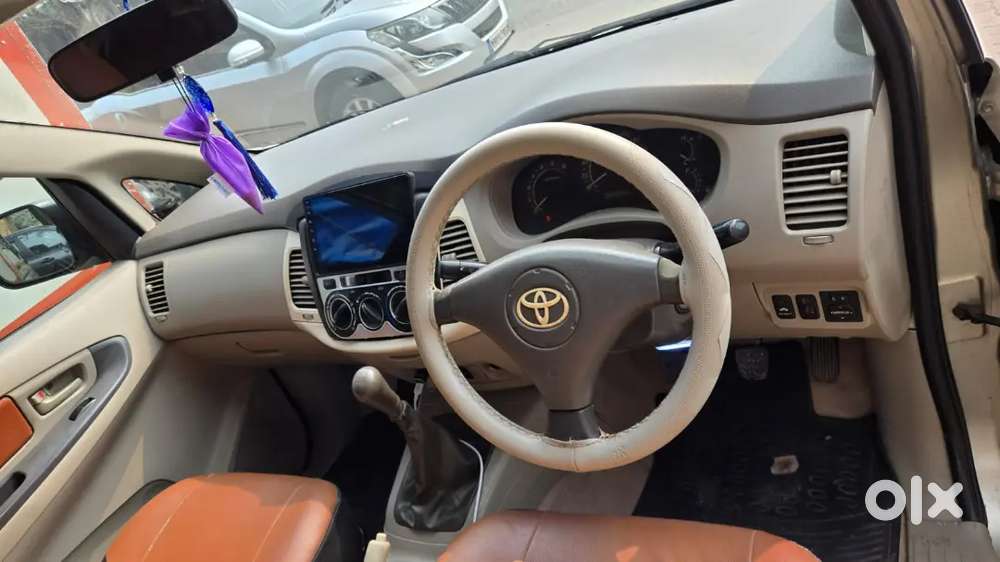 Toyota Innova 7 Str 2010