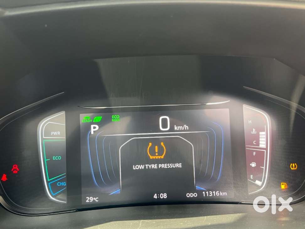 Maruti Suzuki Grand Vitara 1.5 Alpha Plus Intelligent Hybrid Ecvt, 2..