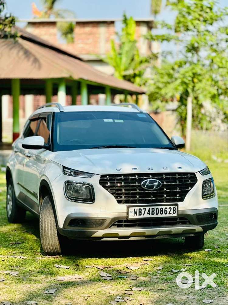 Hyundai Venue 2020 Petrol Well Maintained
