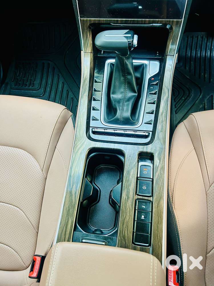 Mg Hector Plus Savvy Pro 1.5 Turbo Petrol Cvt 7 Str, 2024, Petrol