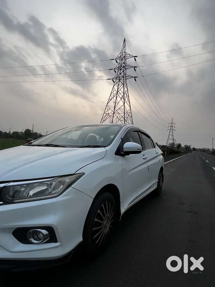 Honda City 2018 Sv 1.5 I-vtec Petrol + Cng  75,000 Km