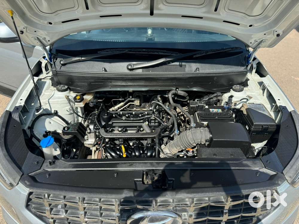 Hyundai Venue Mt Petrol 2020