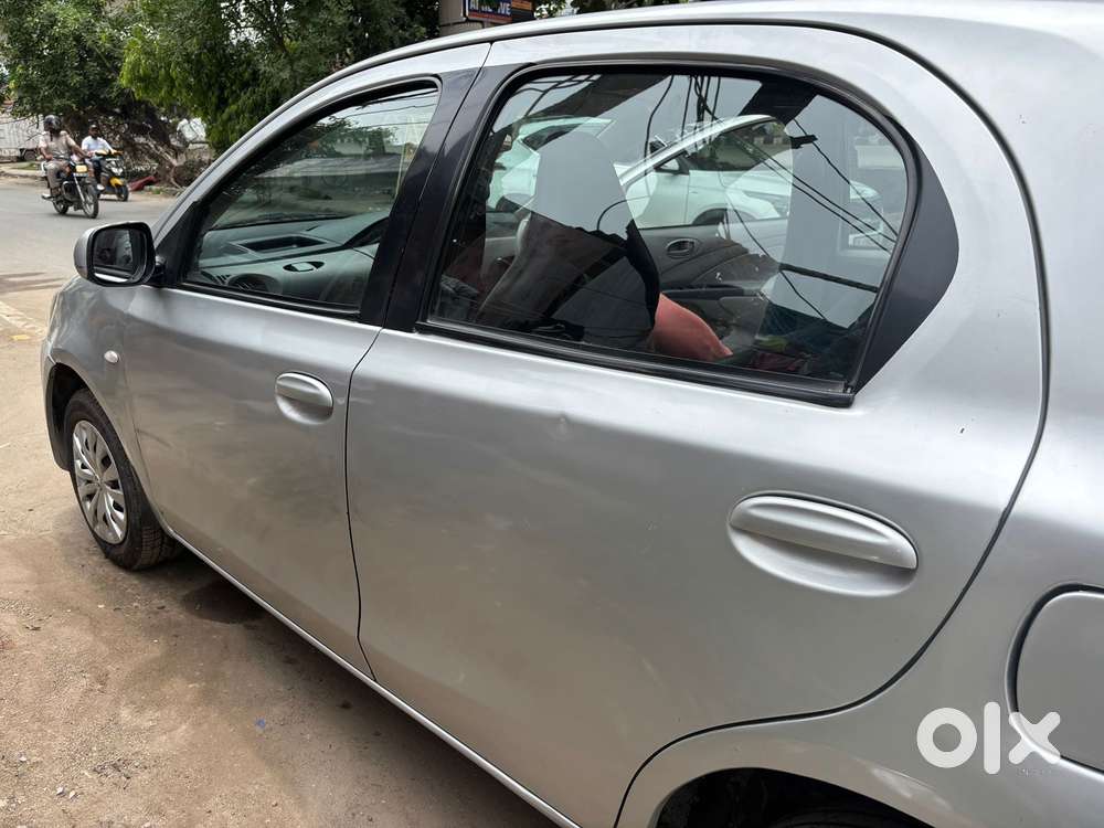 Toyota Etios Liva 2011-2012 G, 2011, Petrol