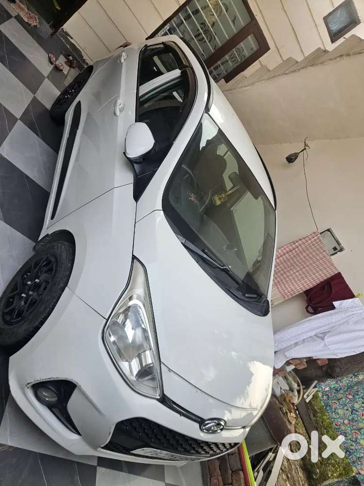 Hyundai Grand I10 Sportz 2017 With 82000 Km