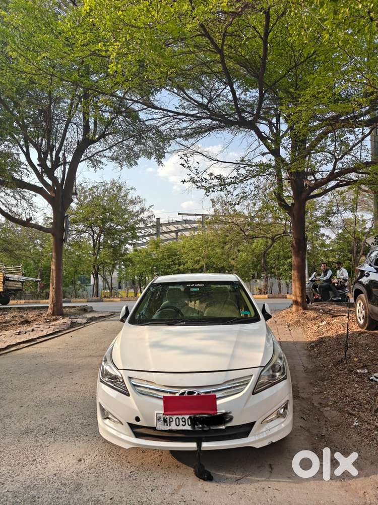Hyundai Fluidic Verna 2015