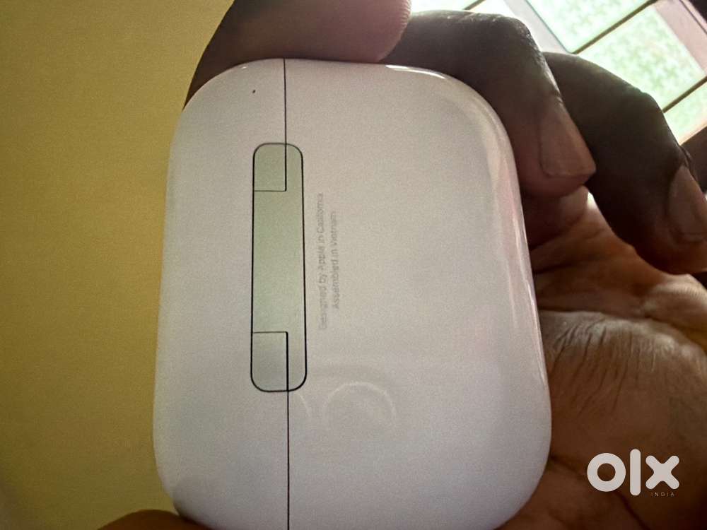 Apple airpod pro 3 ( under warrenty )