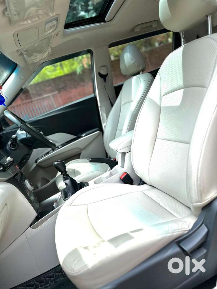 Mahindra Xuv300 W8 Option Dual Tone Diesel, 2023, Diesel