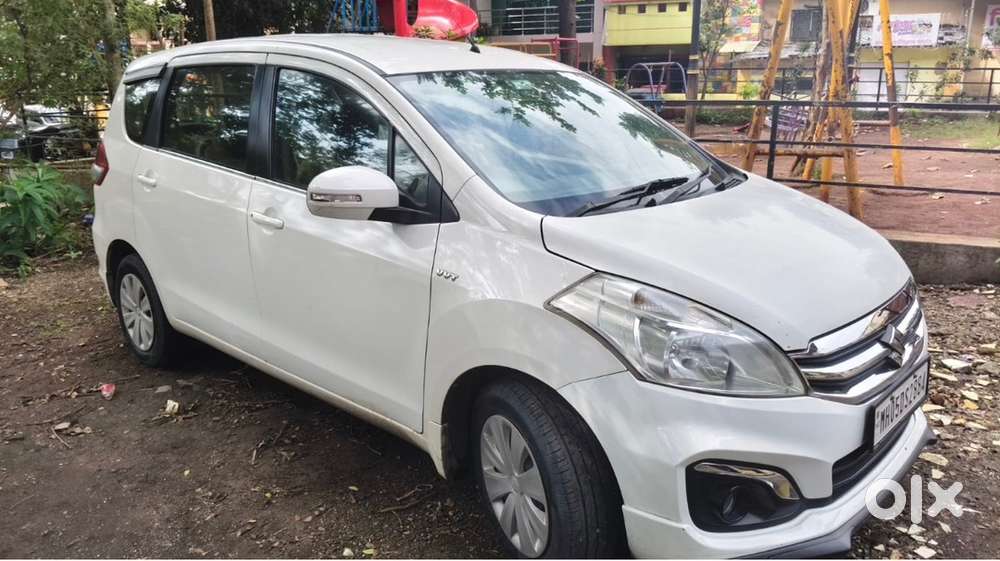 Maruti Suzuki Ertiga 2018 One Hand Use