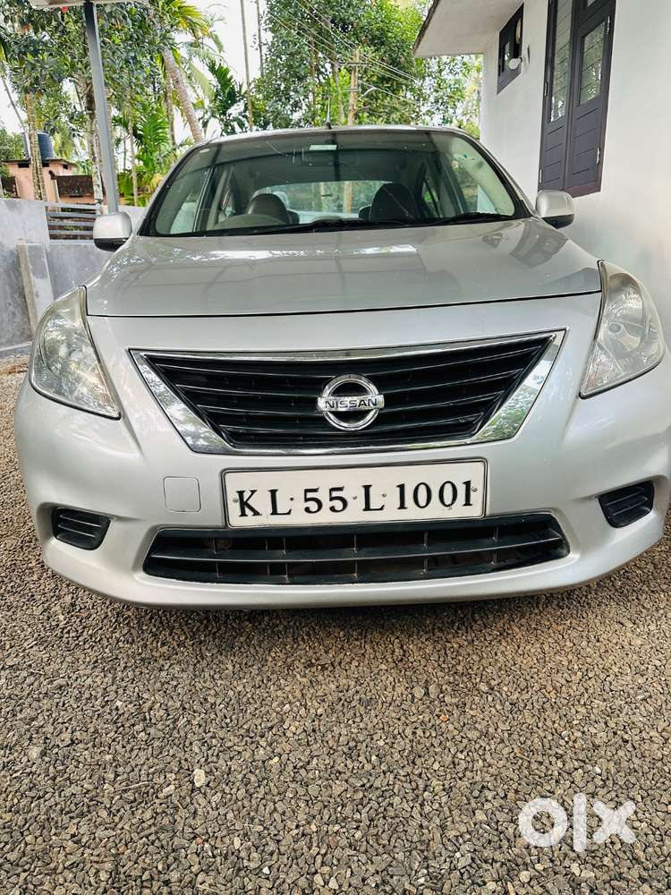 Nissan Sunny 2012
