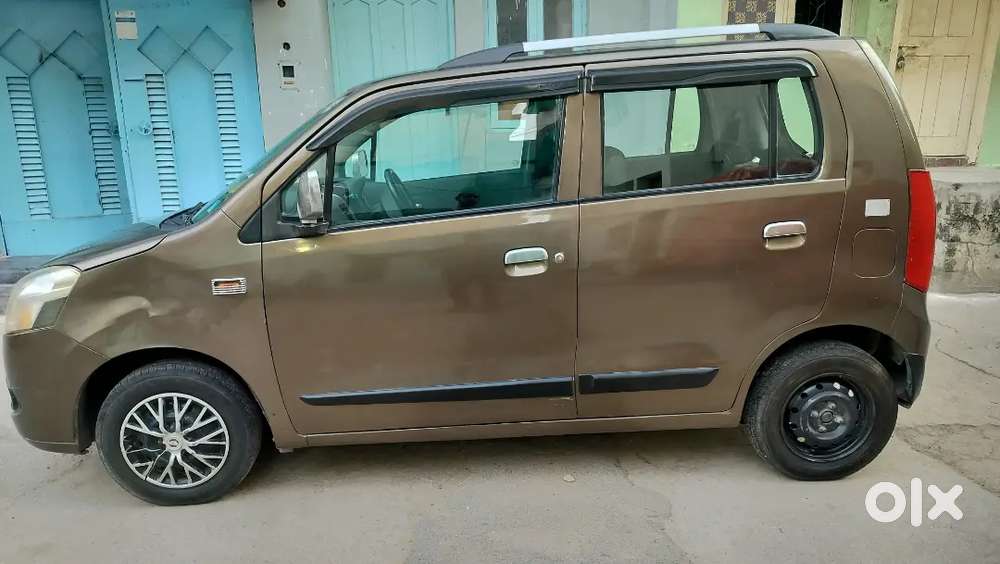 Wagon R.cng+petrol Md.30/10/2011.km.70000