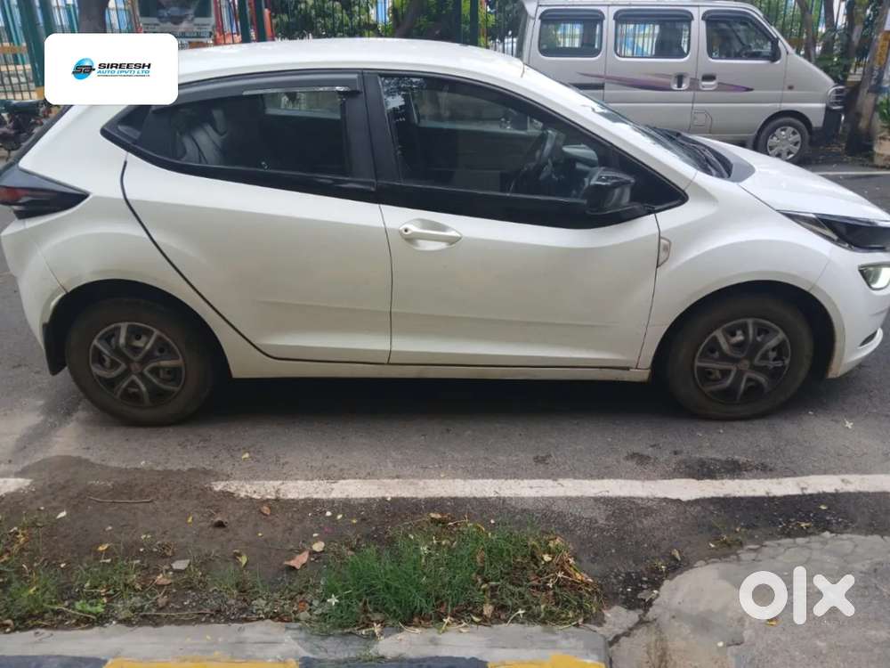 Tata Altroz Xe Petrol, 2020, Petrol