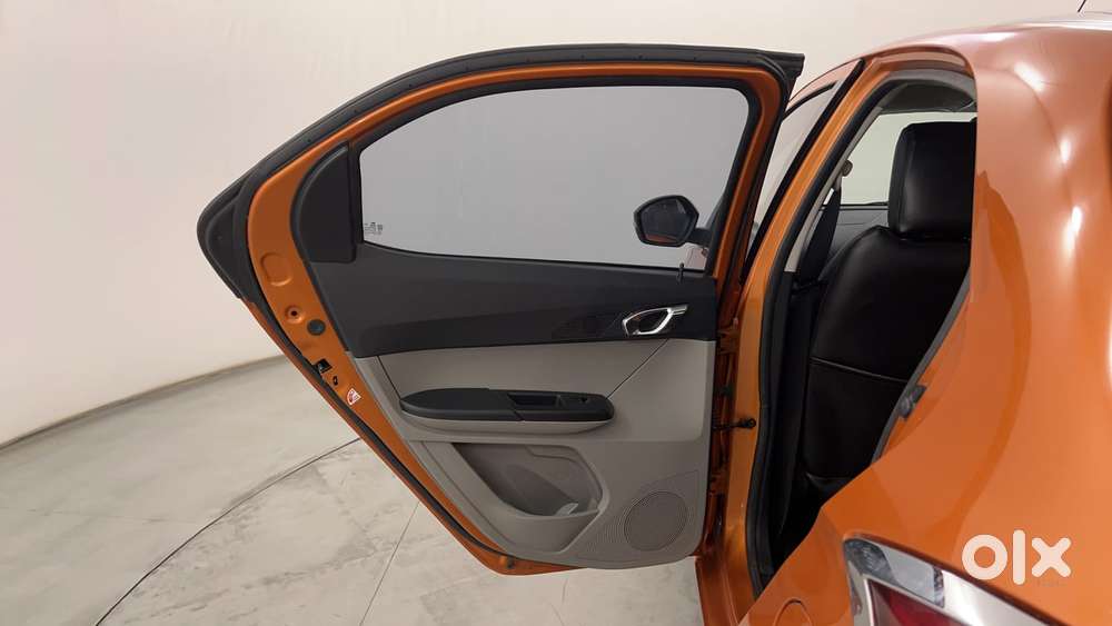 Tata Tiago 1.2 Revotron Xz Plus Dual Tone, 2018, Petrol
