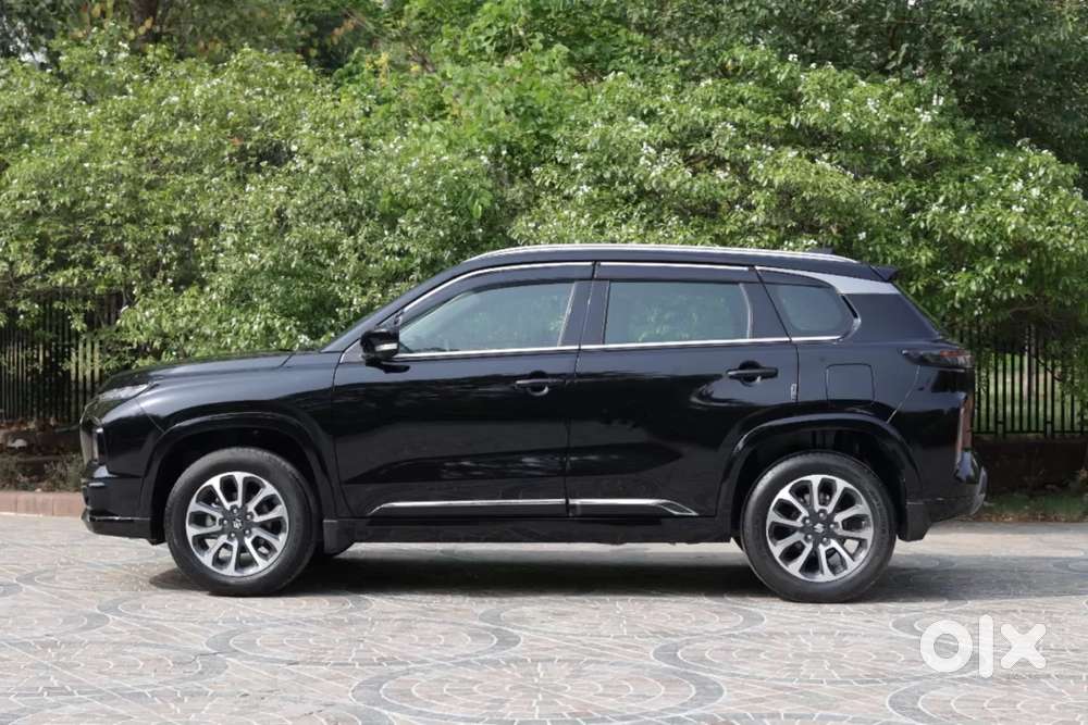 Maruti Suzuki Grand Vitara 1.5 Alpha Plus Intelligent Hybrid Ecvt, 2..