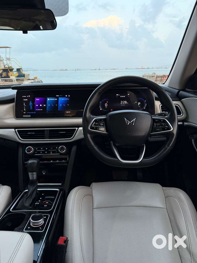 Mahindra Xuv700 2.2 Ax 7 Diesel At Luxury Pack Str, 2022, Diesel