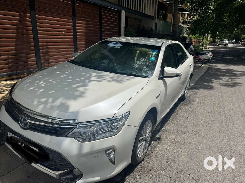 Toyota Camry 2016 Hybrid, Well Maintained