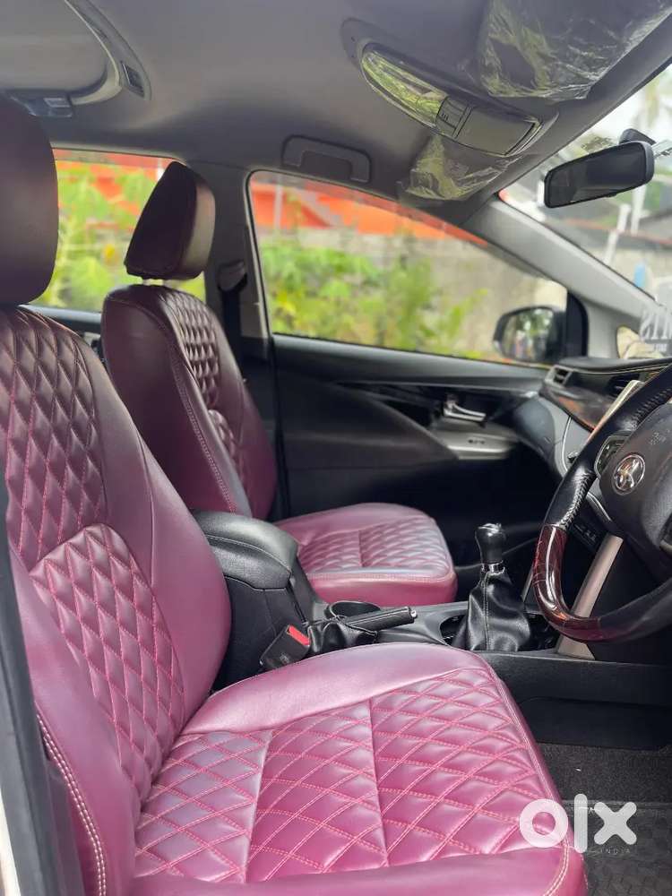 Innova Crysta 2.4 V 7 Seater