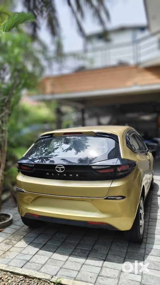 Tata Altroz Xt Petrol(mannual)2020 24047 Km Driven