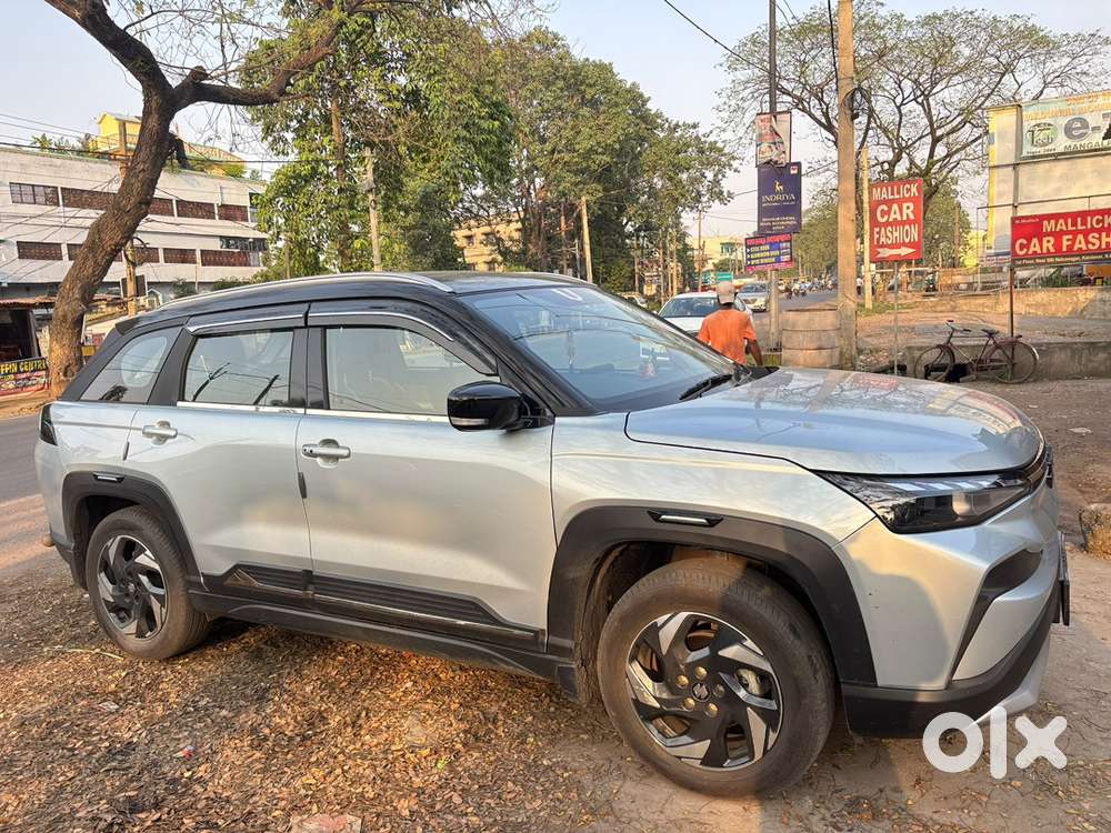 Maruti Suzuki Victoris Petrol 2025