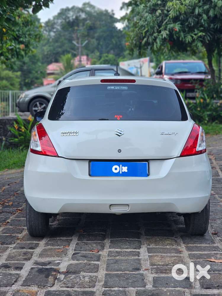 Maruti Suzuki Swift Vxi + Manual, 2017, Petrol