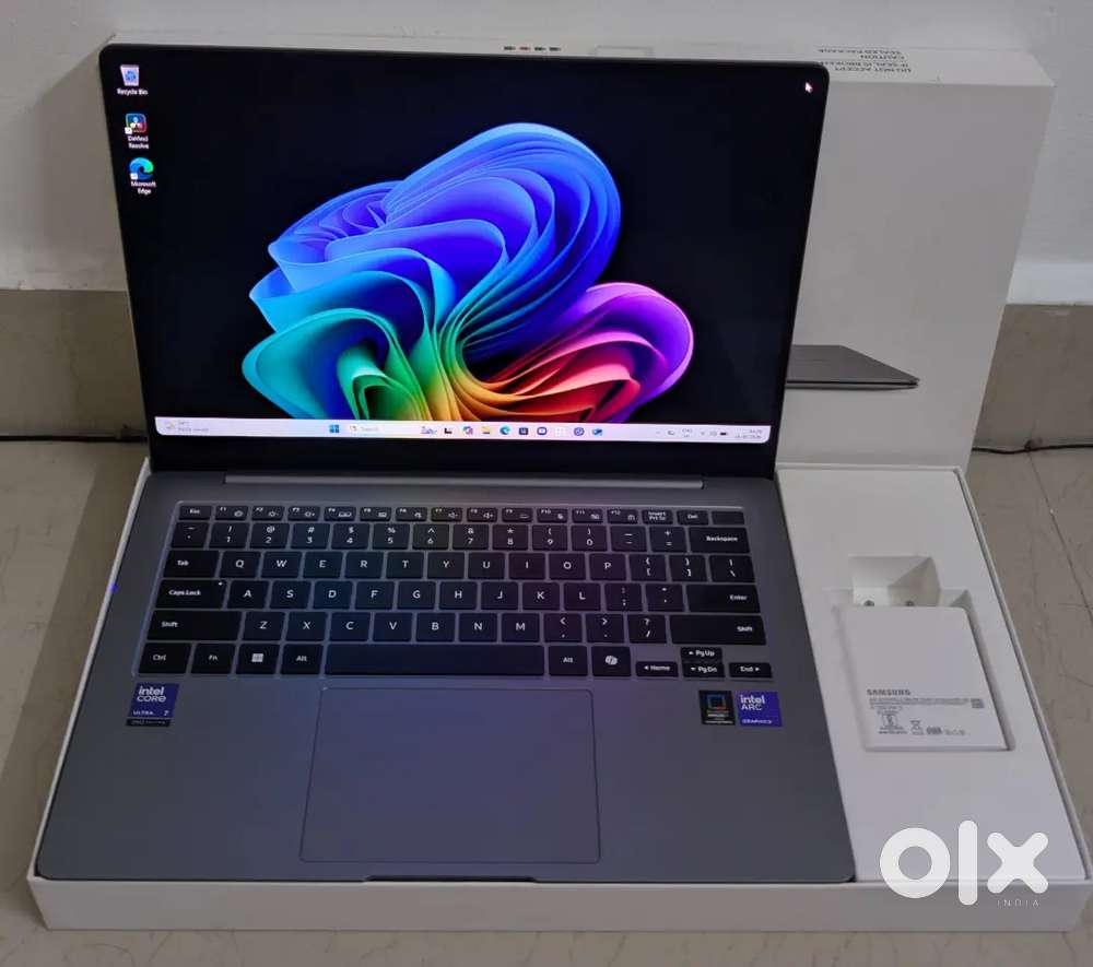 SAMSUNG BOOK 5 PRO (NP940XHA) GREY COLOUR