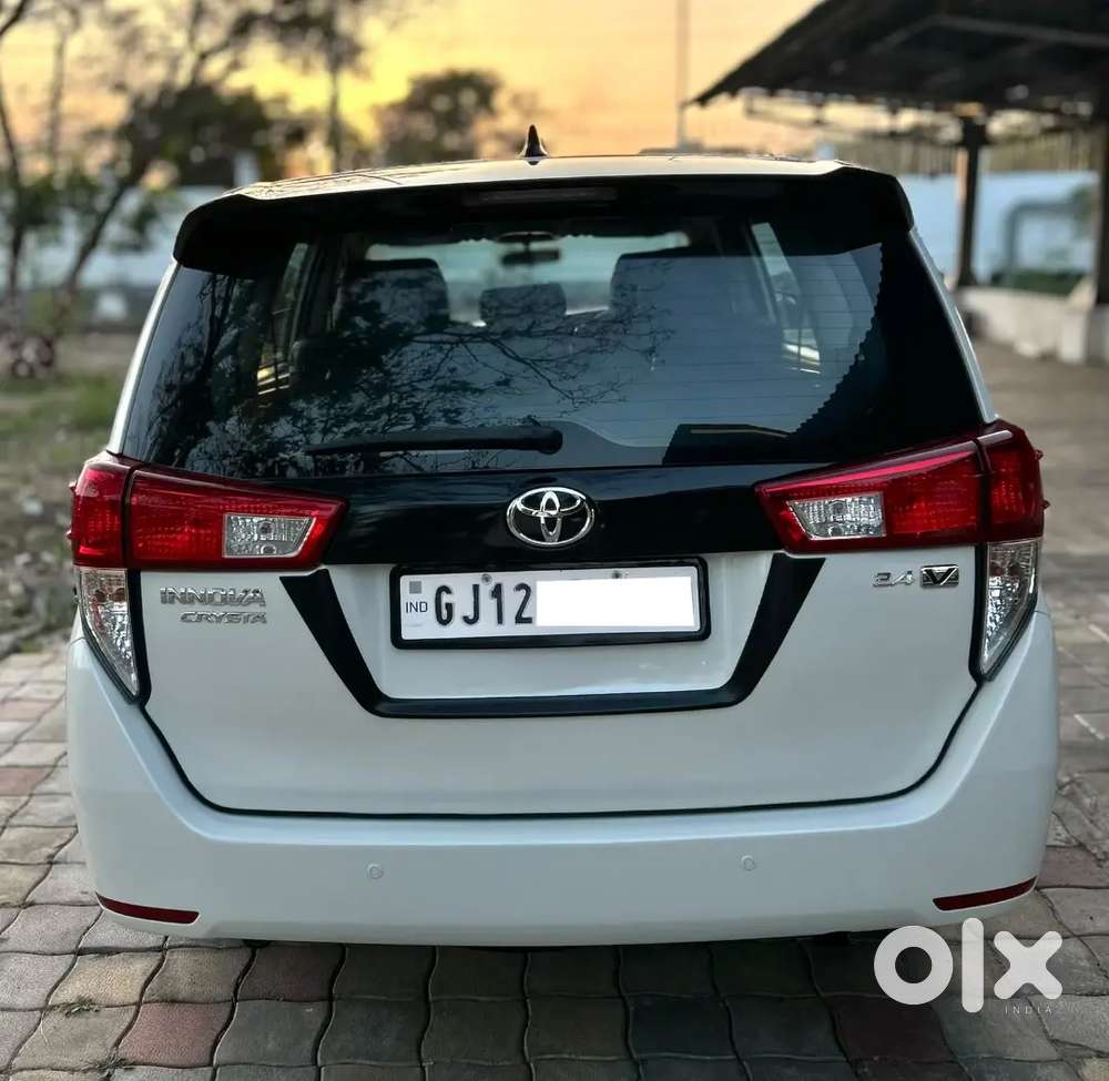 Toyota Innova Crysta 2.4 V 2016 For Sell
