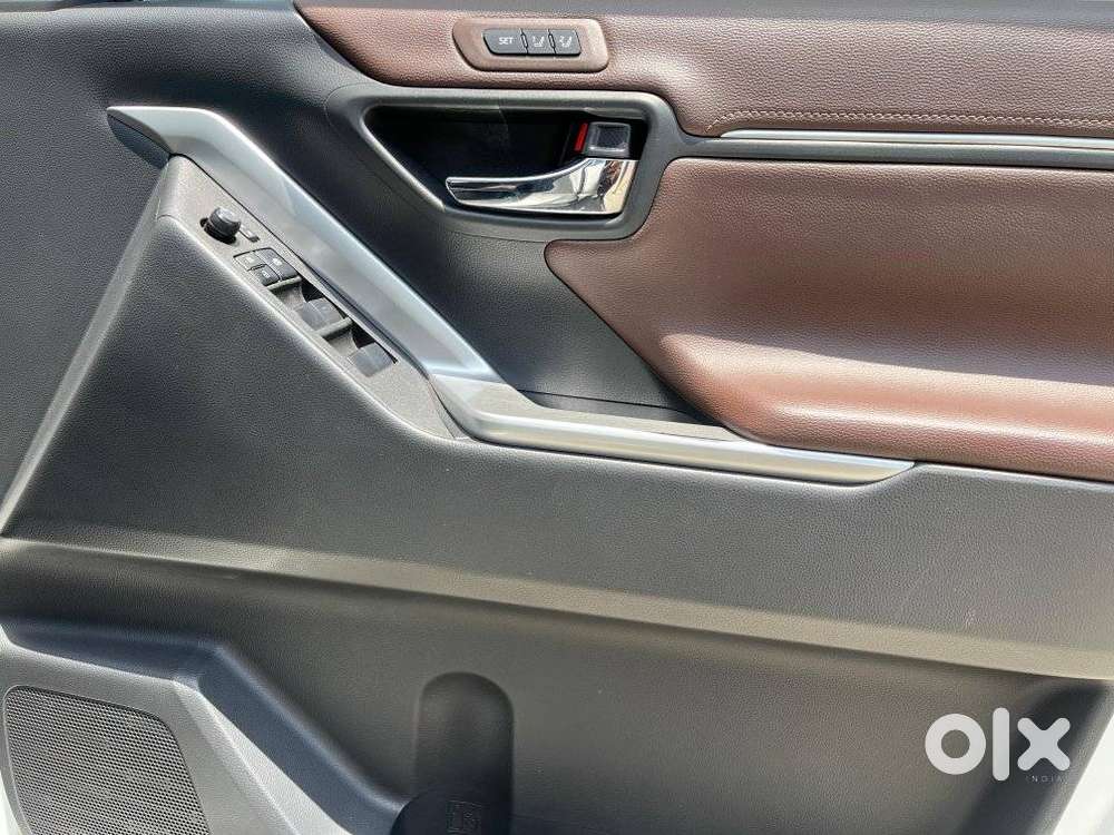 Toyota Innova Hycross 2.0 Zx (o) Hybrid 7 Str, 2023, Petrol