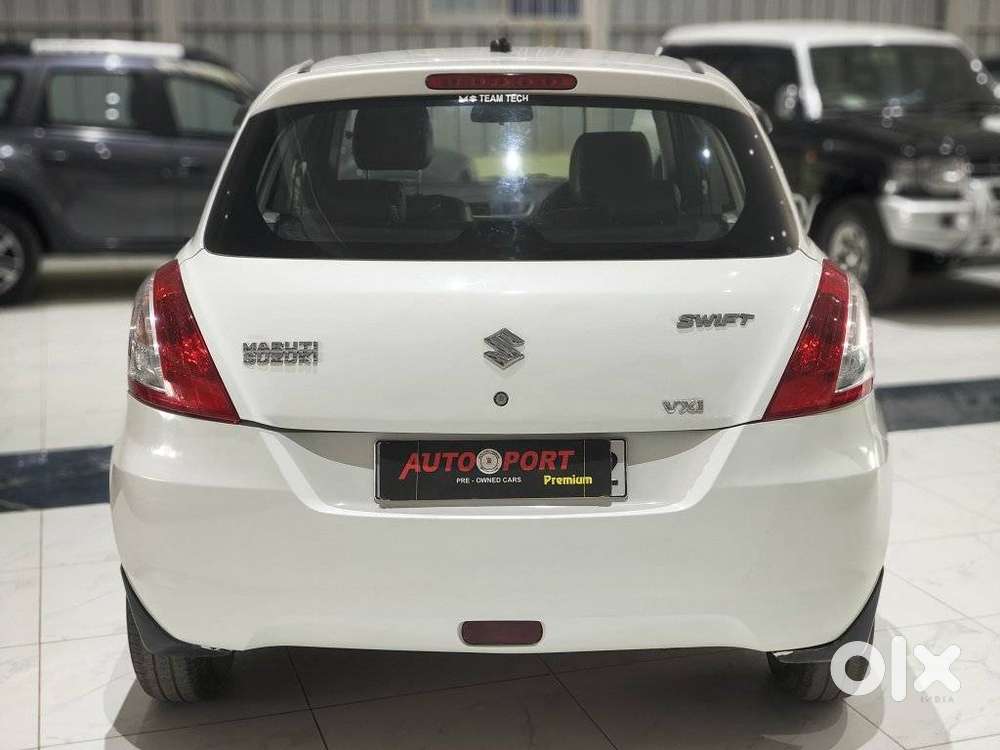 Maruti Suzuki Swift Vxi Abs Bsiv, 2017, Petrol