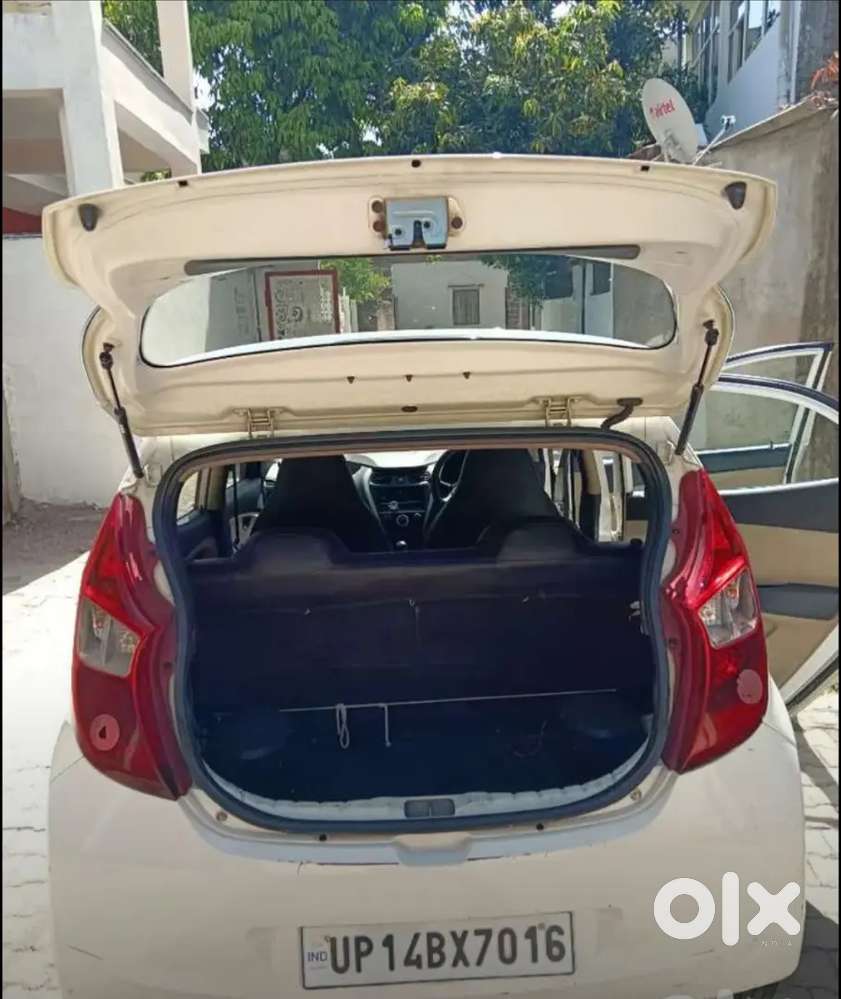 Car Bahut Hi Acchi Condition Mein Hai Ac Bhi Acchi Hai